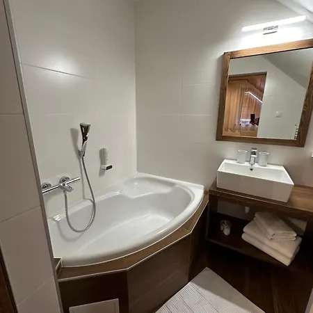 Gitka Guest house *